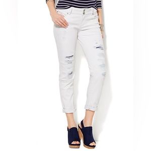New York & Company SoHo Boyfriend Damaged Denim size 12